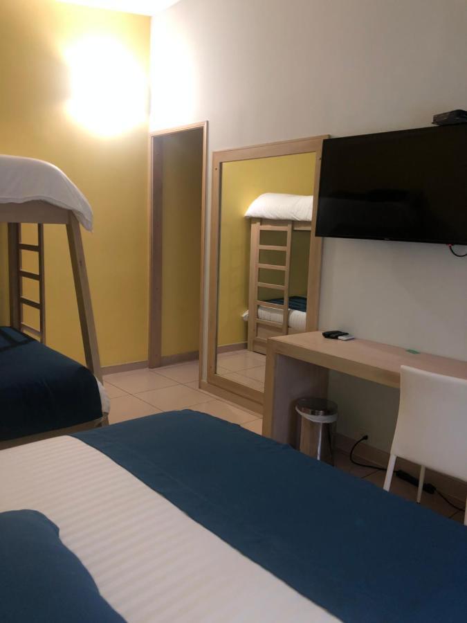 Hostel Paradise St Santa Marta  Bagian luar foto